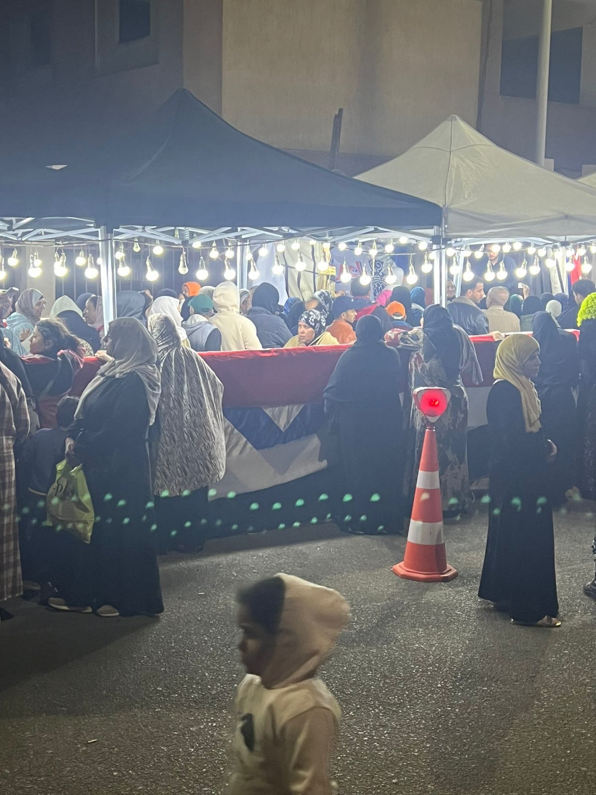 إقبال غير مسبوق على اللجان الانتخابية في الأسمرات (5) إقبال غير مسبوق على اللجان الانتخابية في الأسمرات (5)