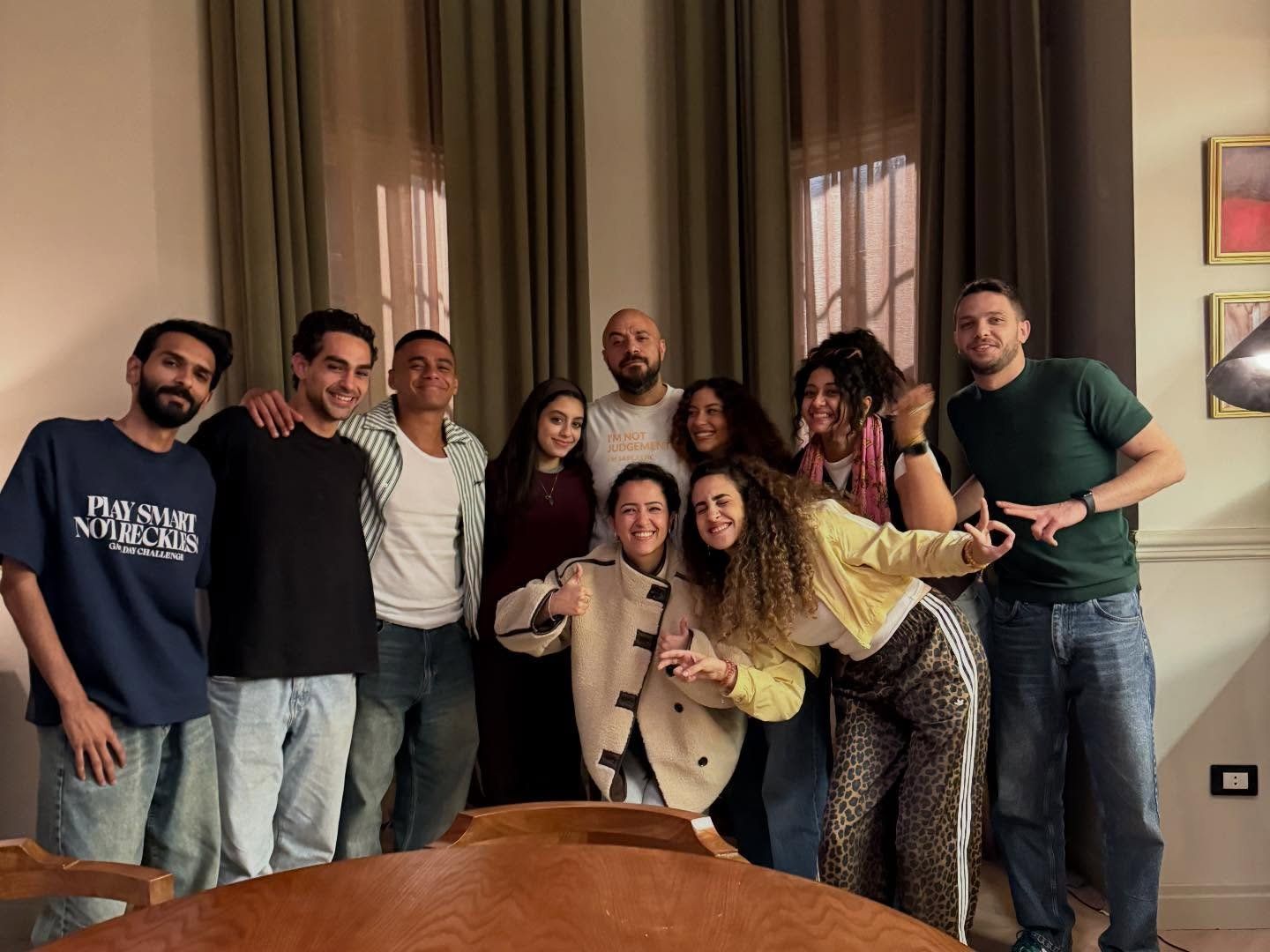 محمد صادق مع اسرة مسلسل ميد تيرم محمد صادق مع اسرة مسلسل ميد تيرم