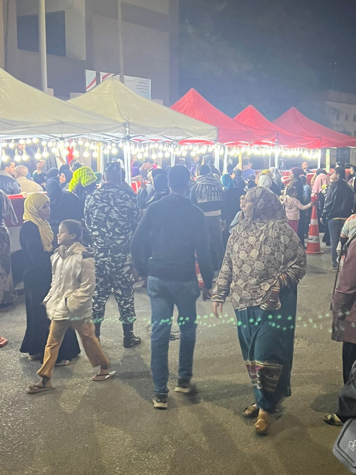 إقبال غير مسبوق على اللجان الانتخابية في الأسمرات (1) إقبال غير مسبوق على اللجان الانتخابية في الأسمرات (1)