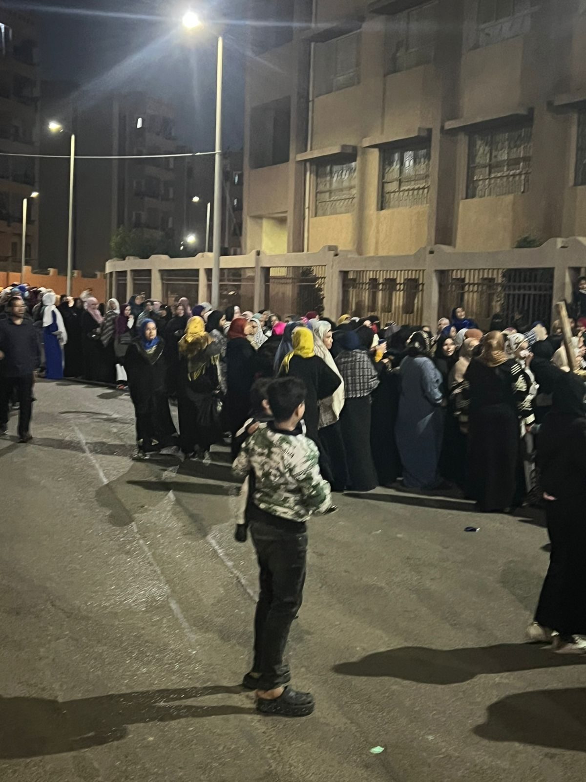 إقبال غير مسبوق على اللجان الانتخابية في الأسمرات (7) إقبال غير مسبوق على اللجان الانتخابية في الأسمرات (7)