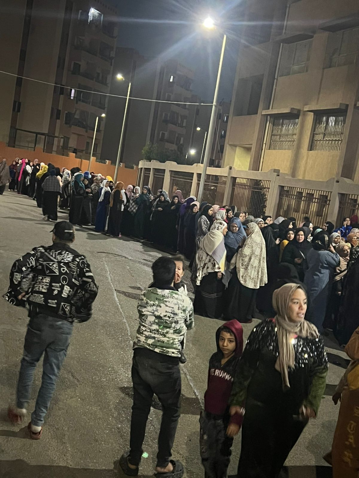 إقبال غير مسبوق على اللجان الانتخابية في الأسمرات (9) إقبال غير مسبوق على اللجان الانتخابية في الأسمرات (9)