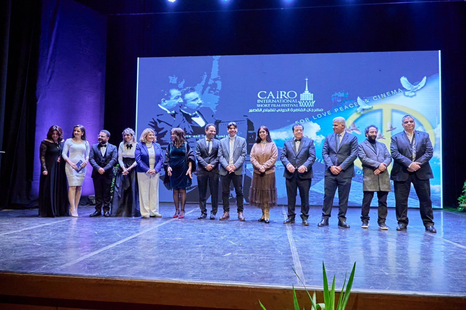 افتتاح الدورة السابعة من مهرجان القاهرة الدولي للفيلم القصير بدار الأوبرا (1) افتتاح الدورة السابعة من مهرجان القاهرة الدولي للفيلم القصير بدار الأوبرا (1)