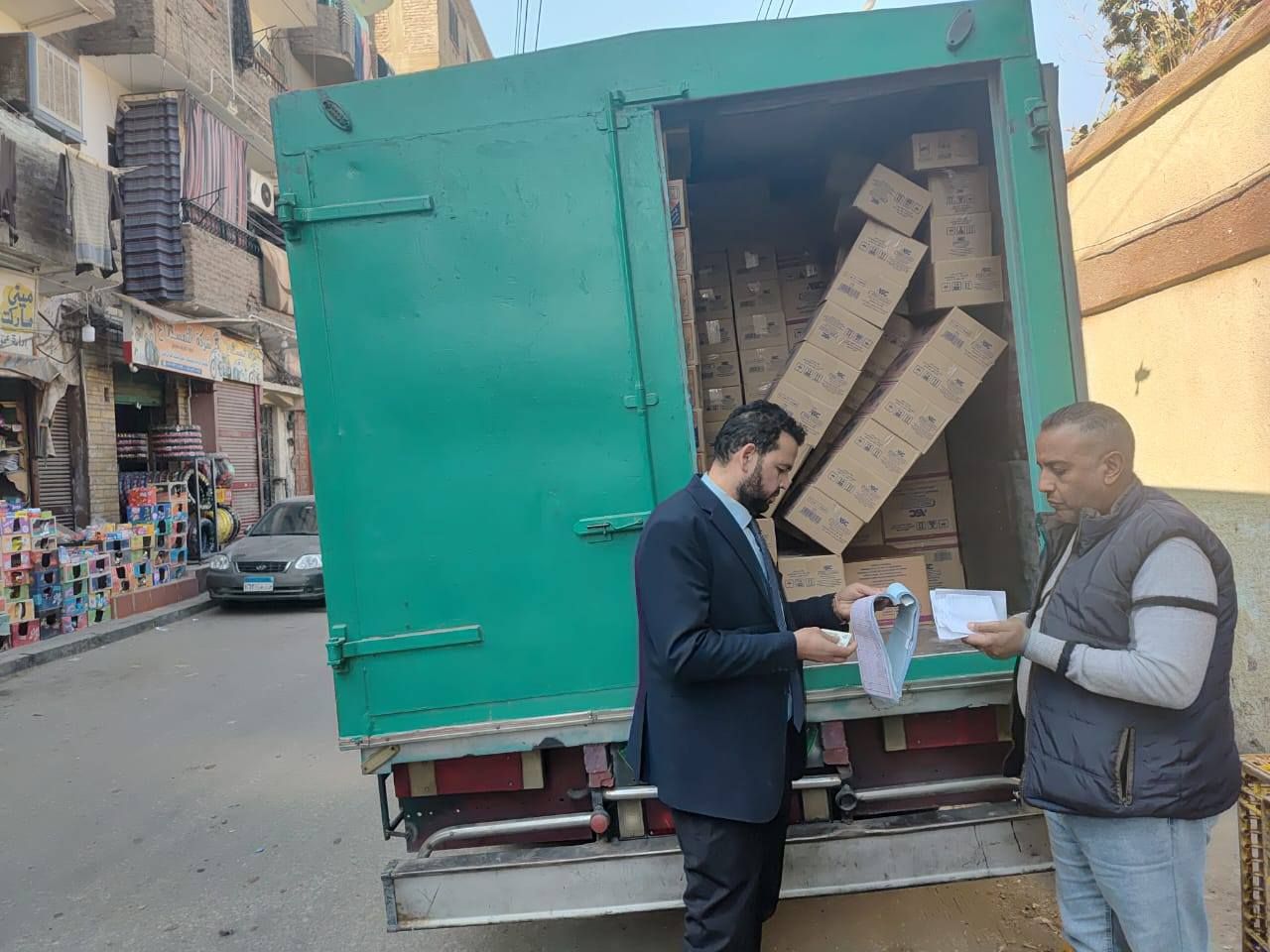 ضبط 2160 كيس منظفات بدون فواتير والتحفظ عليها بالأقصر