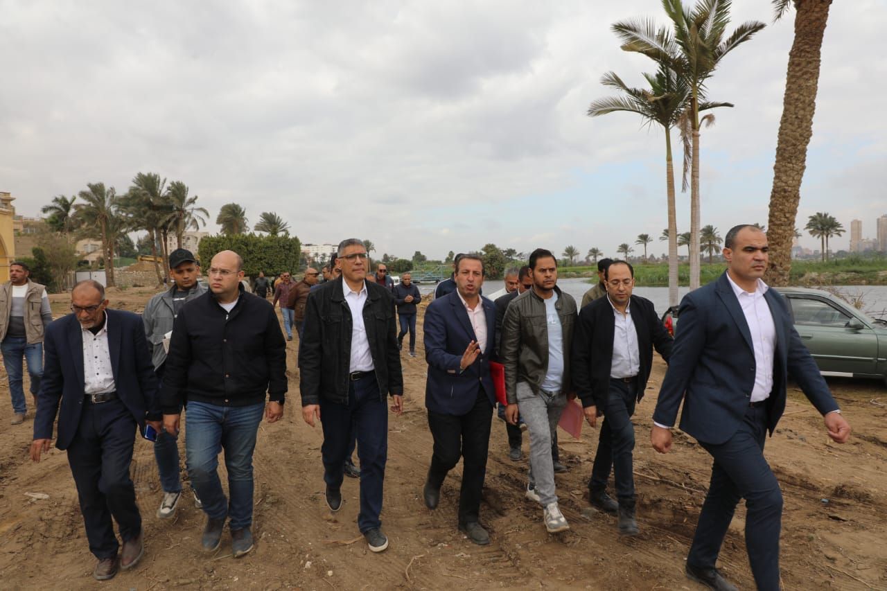محافظ الجيزة يتفقد الأعمال الجارية بممشى أهل مصر بحي جنوب الجيزة وأبوالنمرس