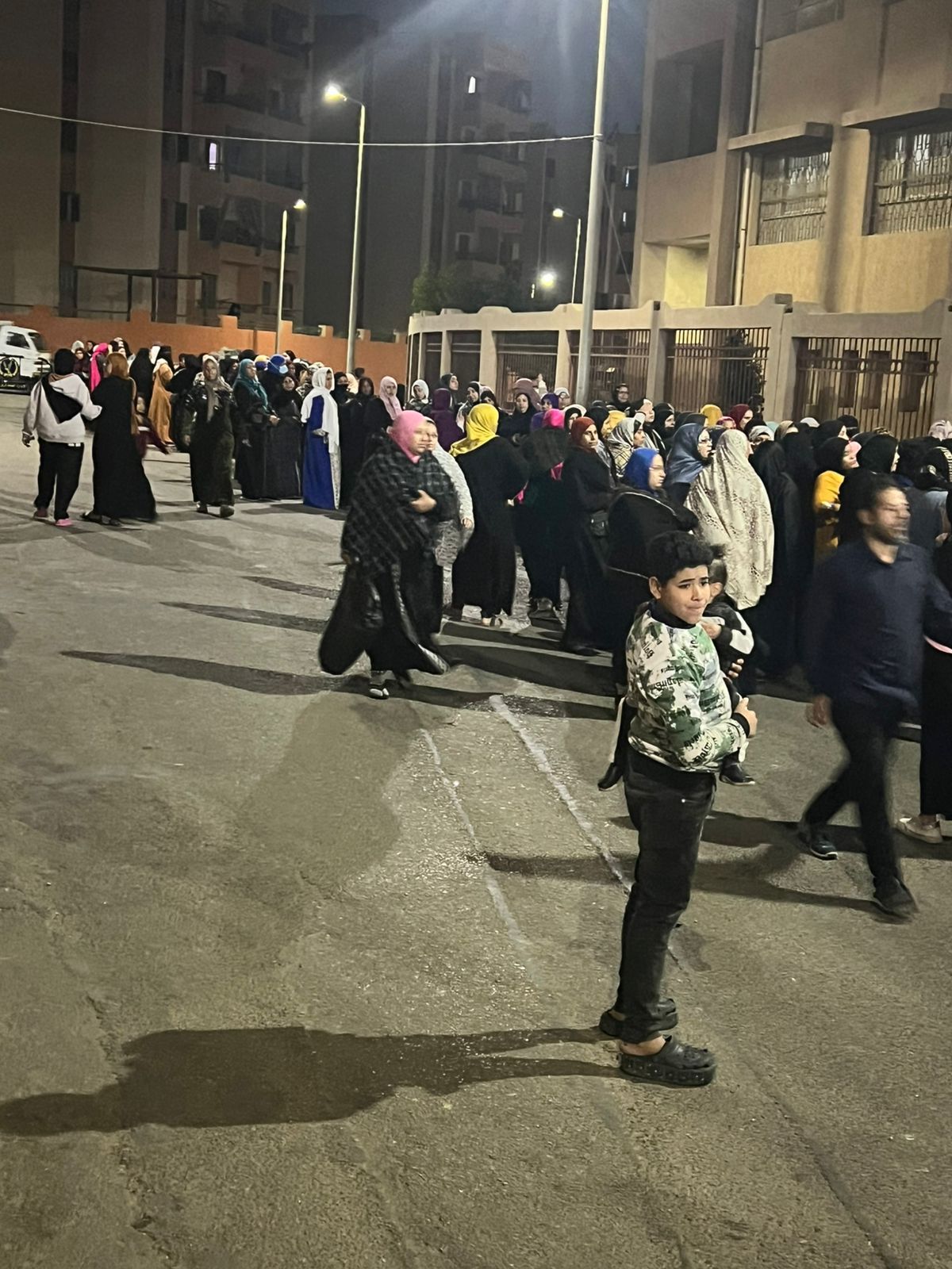 إقبال غير مسبوق على اللجان الانتخابية في الأسمرات (8) إقبال غير مسبوق على اللجان الانتخابية في الأسمرات (8)