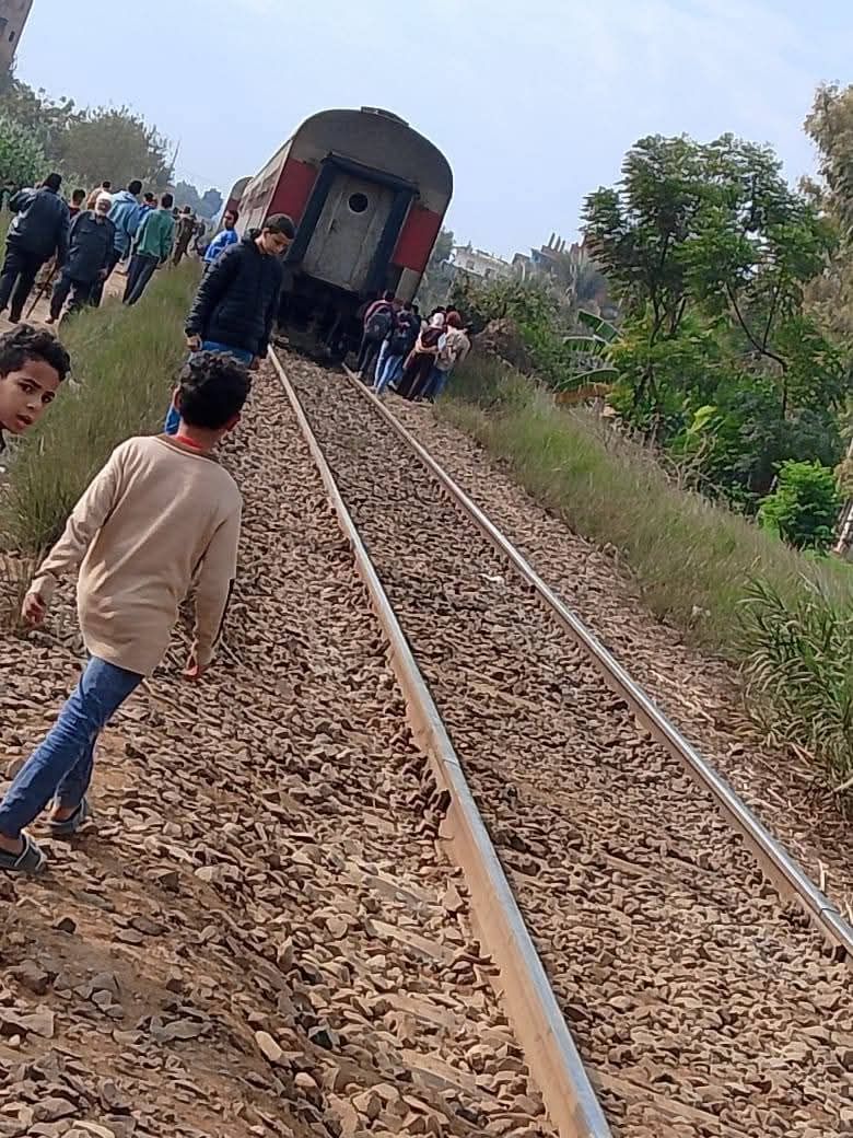 خروج قطار عن القضبان بالحامول (6) خروج قطار عن القضبان بالحامول (6)