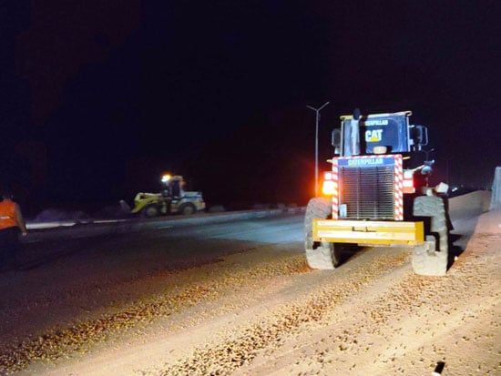 إصابة شخصين إثر انقلاب سيارة (4)