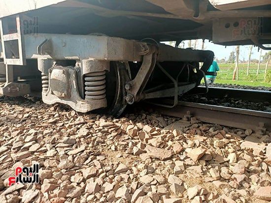 خروج-قطار-عن-القضبان-بمحطة-الحامول-فى-المنوفية-(9)