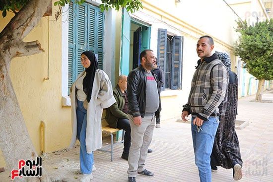 الناخبيين خارج اللجان الناخبيين خارج اللجان