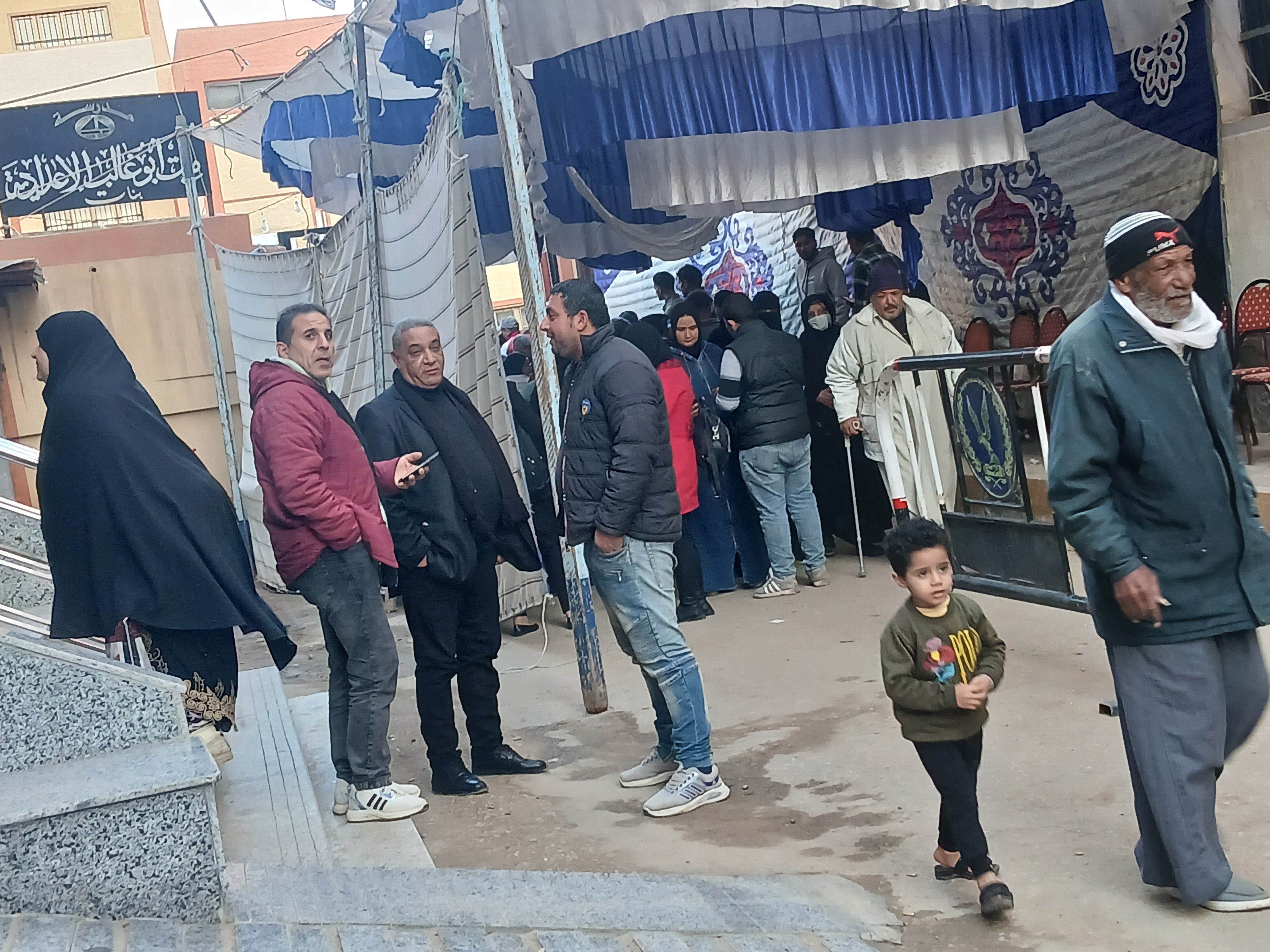 انتظام عملية التصويت في اليوم الثاني من جولة الإعادة بالدائرة الثانية بدمياط (2) انتظام عملية التصويت في اليوم الثاني من جولة الإعادة بالدائرة الثانية بدمياط (2)