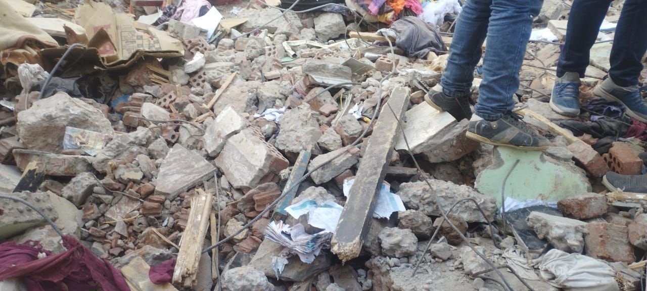 حطام المنزل المنهار بالمنيا (4) حطام المنزل المنهار بالمنيا (4)