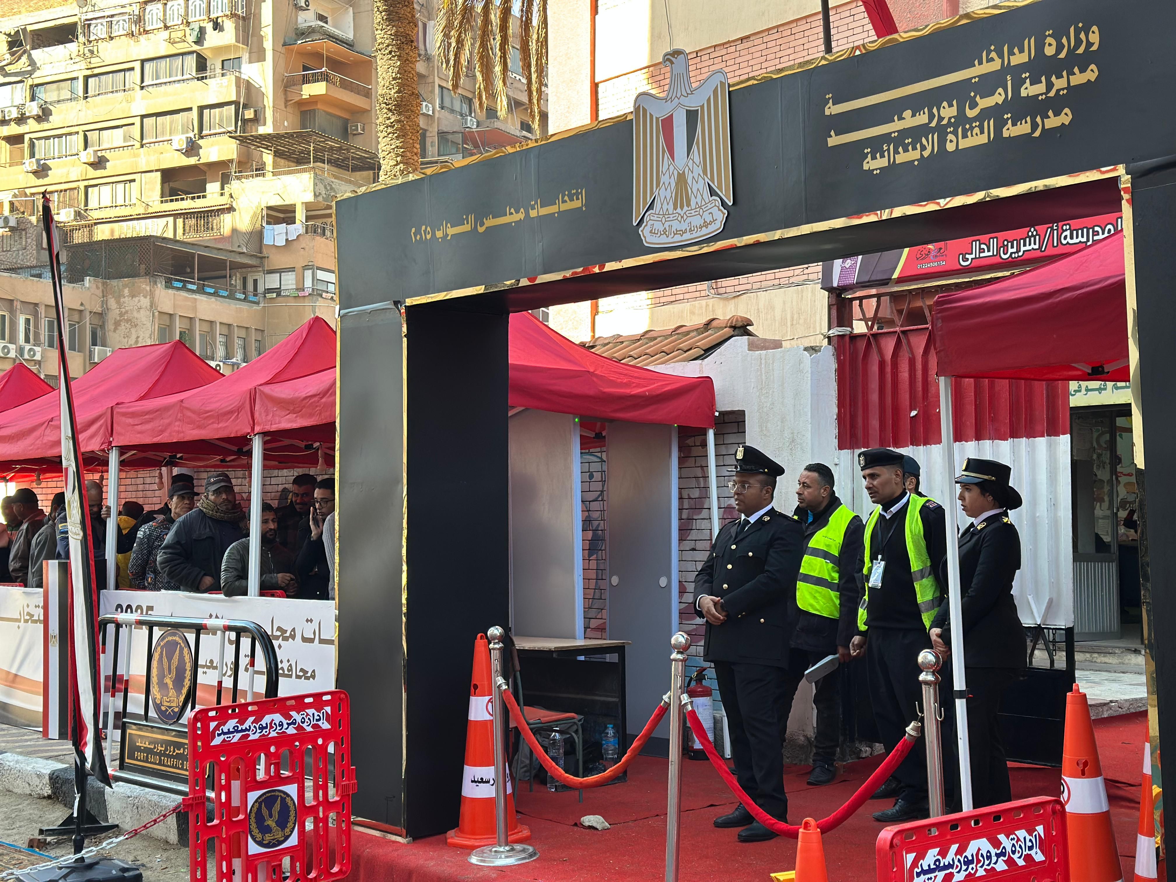 التوافد امام لجان بورسعيد التوافد امام لجان بورسعيد