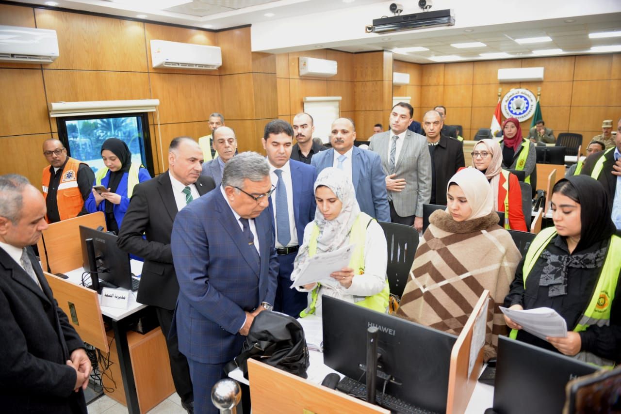 محافظ الدقهلية يتابع لليوم الثاني انتظام العمل باللجان الانتخابية في جولة الإعادة (1) محافظ الدقهلية يتابع لليوم الثاني انتظام العمل باللجان الانتخابية في جولة الإعادة (1)