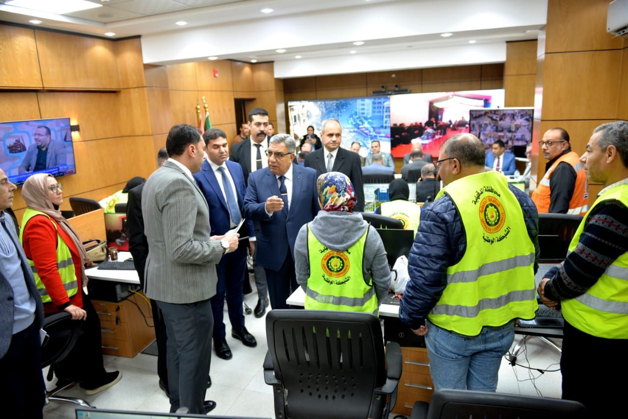 محافظ الدقهلية يتابع لليوم الثاني انتظام العمل باللجان الانتخابية في جولة الإعادة (2) محافظ الدقهلية يتابع لليوم الثاني انتظام العمل باللجان الانتخابية في جولة الإعادة (2)