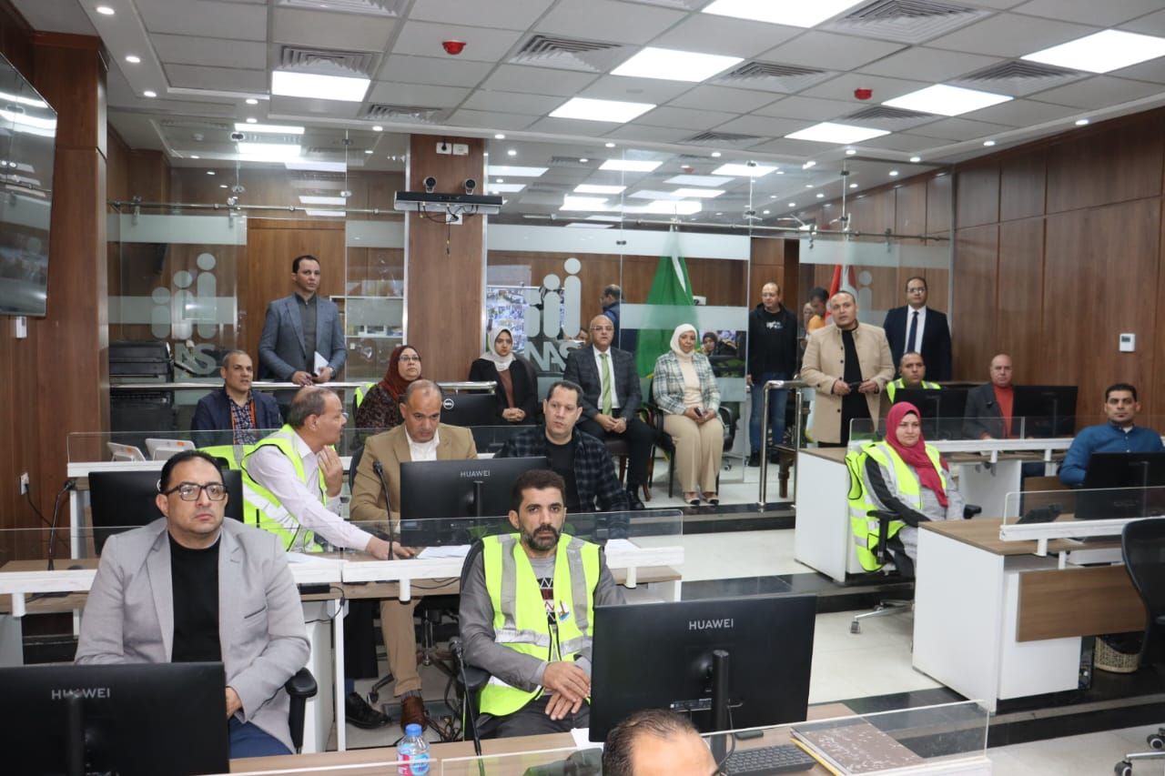 محافظ القليوبية يتابع انتظام جولة الإعادة لانتخابات مجلس النواب (1) محافظ القليوبية يتابع انتظام جولة الإعادة لانتخابات مجلس النواب (1)