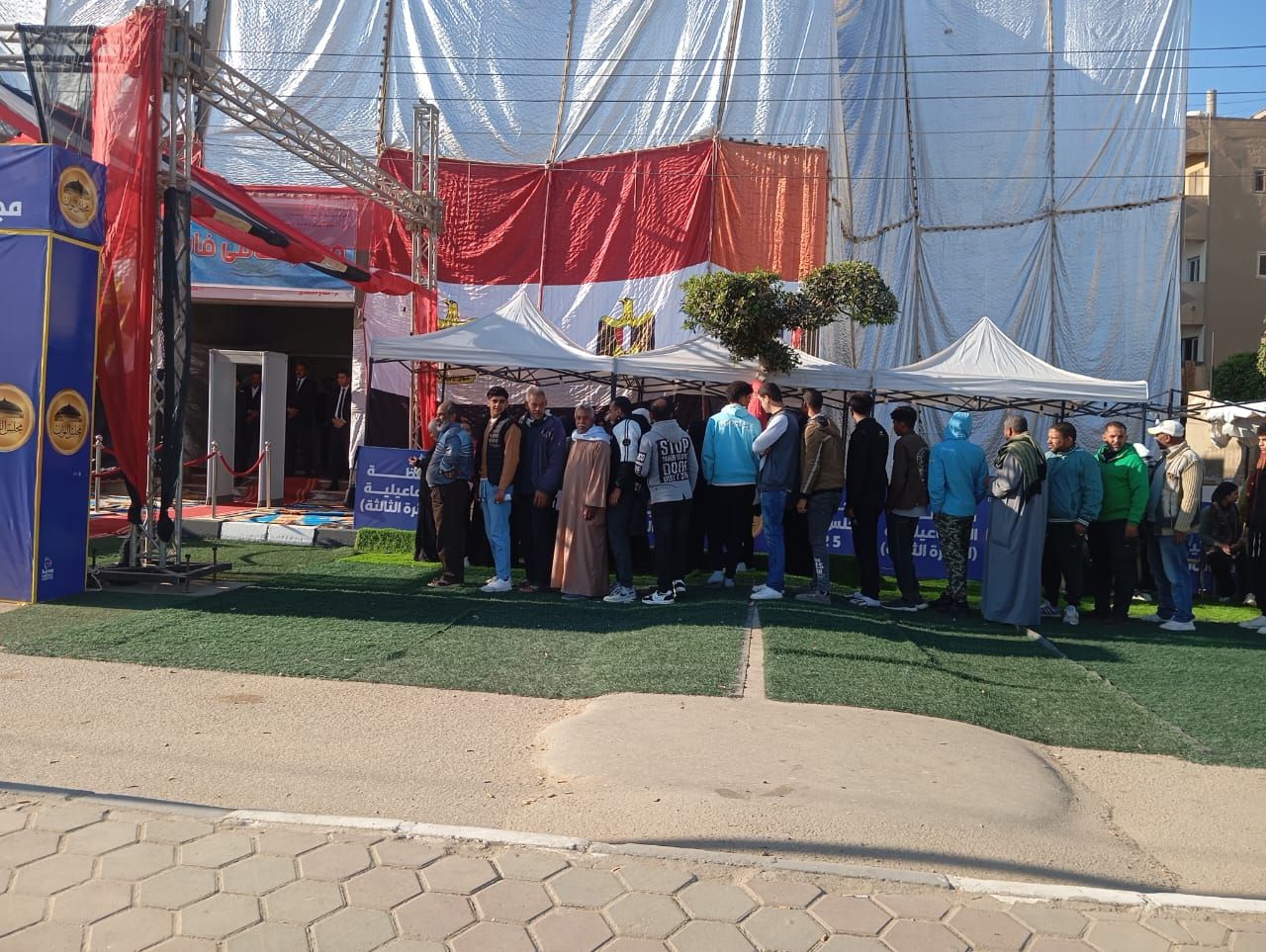 اقبال كبير على لجان مركز فايد جولة إعادة انتخابات مجلس النواب بالإسماعيلية (1) اقبال كبير على لجان مركز فايد جولة إعادة انتخابات مجلس النواب بالإسماعيلية (1)