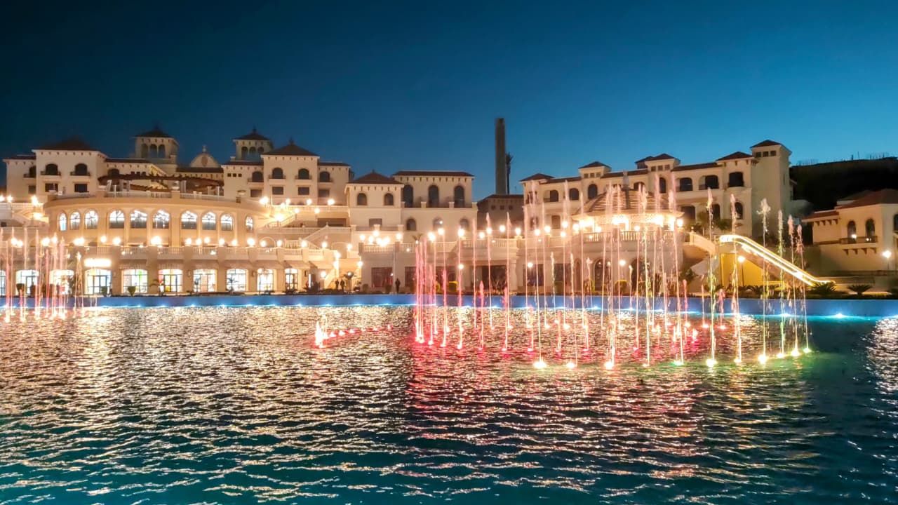 رامي صبري يحي حفل افتتاح The Village أحدث وجهات التسوق والترفيه بالعاصمة الجديدة (3)