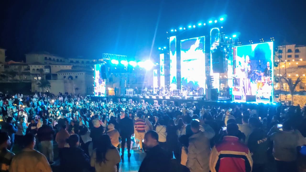 رامي صبري يحي حفل افتتاح The Village أحدث وجهات التسوق والترفيه بالعاصمة الجديدة (4)