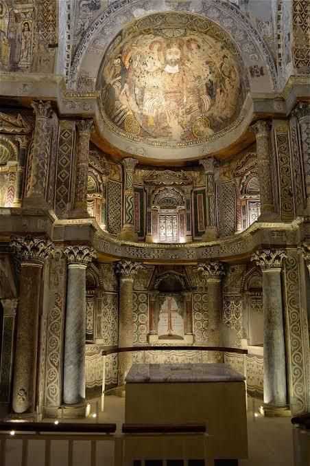 الرسومات بالداخل الرسومات بالداخل