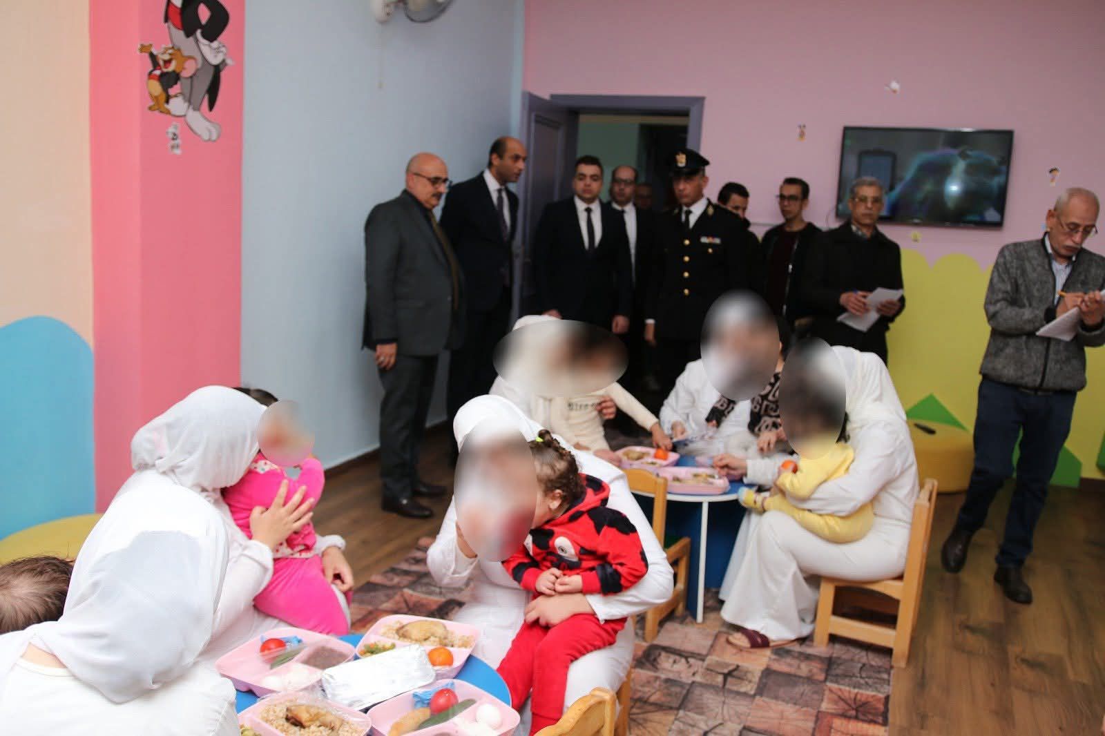 لنيابة العامة تُجري تفتيشًا لمركزي إصلاح وتأهيل (وادي النطرون – أبي زعبل ١ (4) لنيابة العامة تُجري تفتيشًا لمركزي إصلاح وتأهيل (وادي النطرون – أبي زعبل ١ (4)