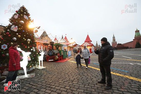 موسكو تستقبل الكريسماس بالأضواء والزينة