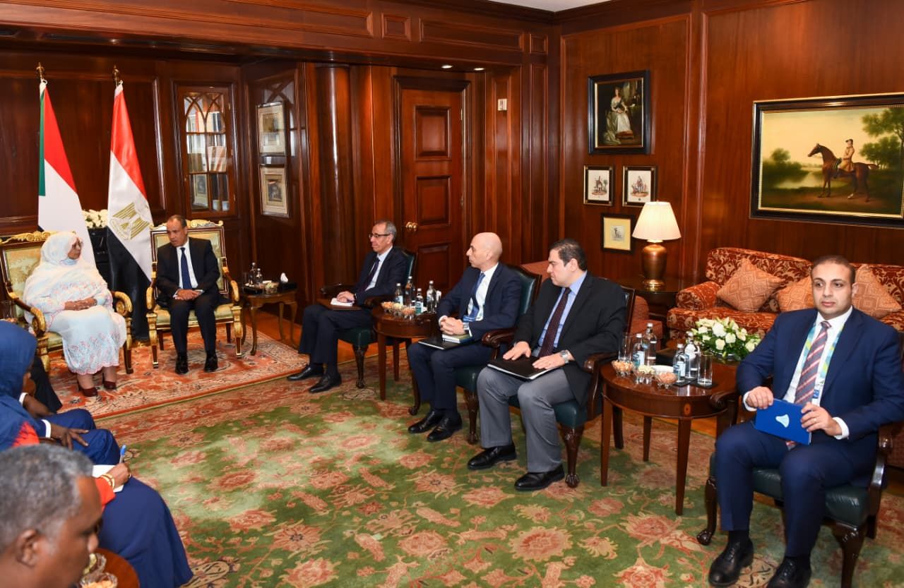 e4c16e83-e5a5-4e24-9edb-3ccaf86c8405