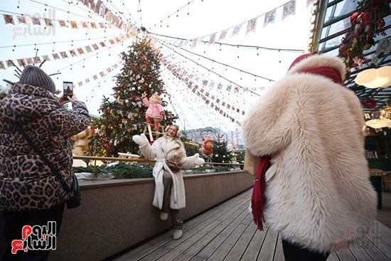 فرحة وسعادة على سكان موسكو بزينة عيد الميلاد