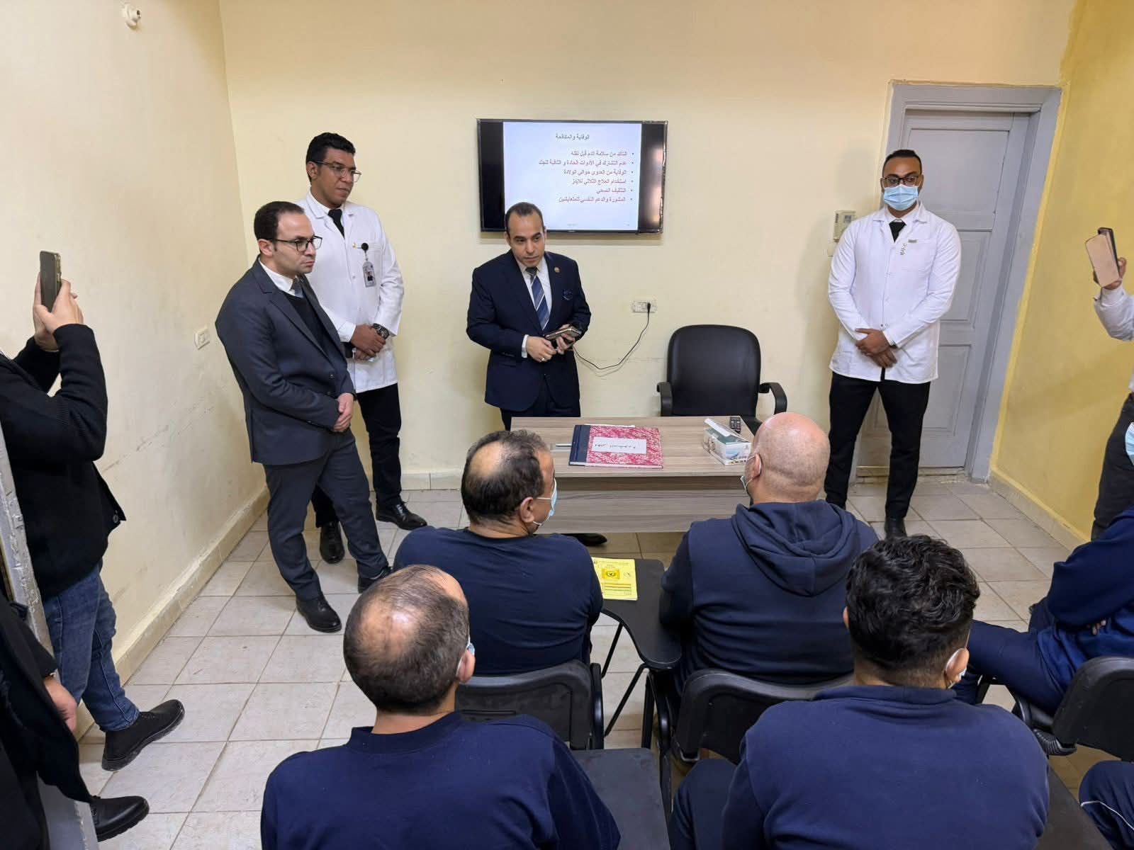 لنيابة العامة تُجري تفتيشًا لمركزي إصلاح وتأهيل (وادي النطرون – أبي زعبل ١ (14) لنيابة العامة تُجري تفتيشًا لمركزي إصلاح وتأهيل (وادي النطرون – أبي زعبل ١ (14)