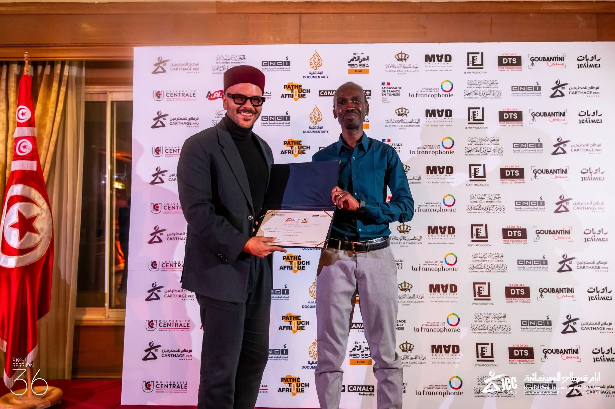 جوائز ورشة تكميل (2) جوائز ورشة تكميل (2)