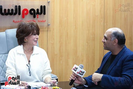 الكاتب الصحفي وائل السمري رئيس التحرير التنفيذي مع أنوشكا