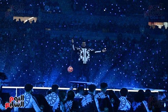 لفنان-القمري-سايز-يؤدي-عرضًا-خلال-حفل-الافتتاح
