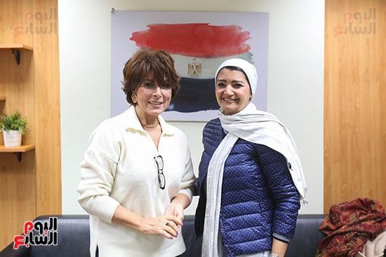 أنوشكا والكاتبة الصحفية همت سلامة