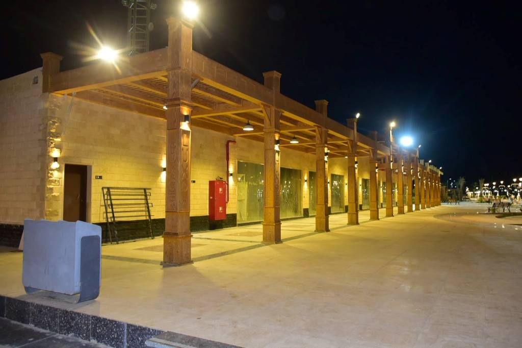 بازارات سياحية ومحلات مميزة على كورنيش النيل الجديد