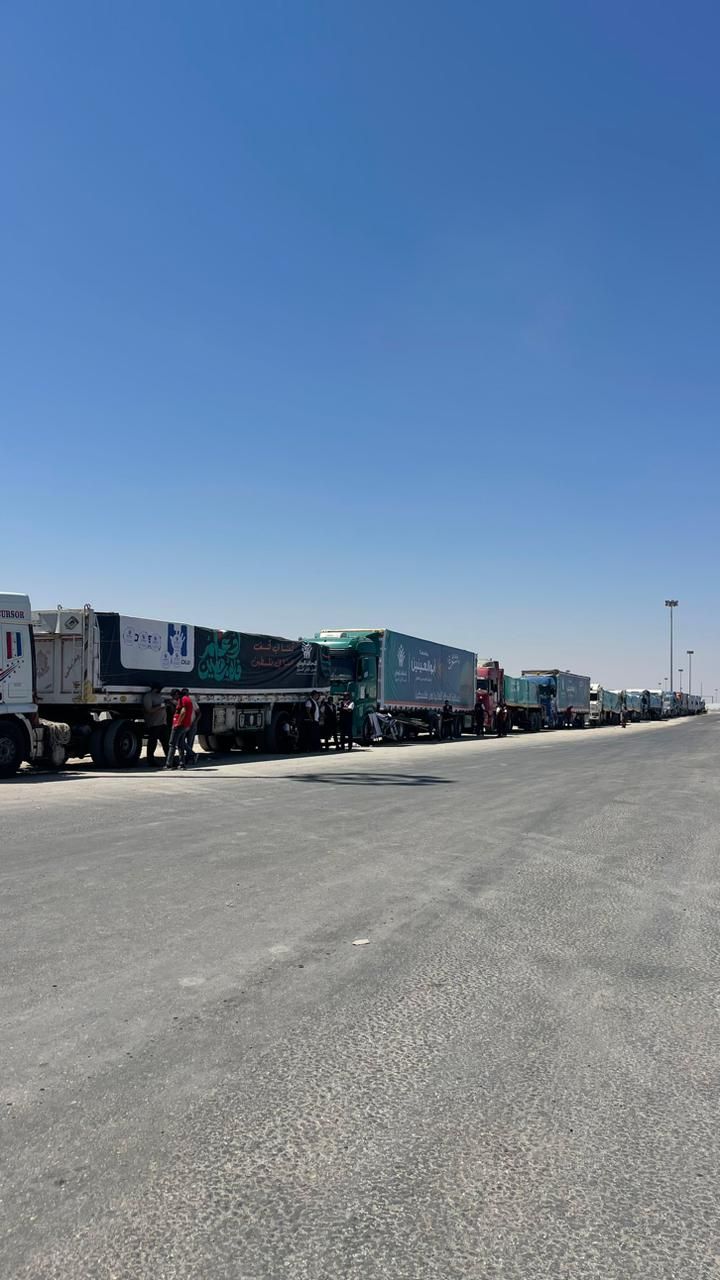 الشاحنات تغادر لقطاع غزة
