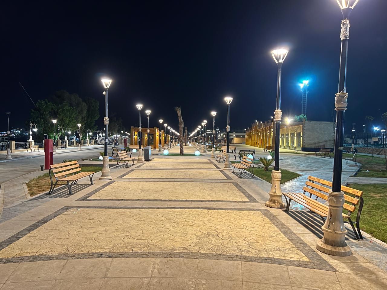 تصميم مميز لكورنيش النيل فى البر الغربى