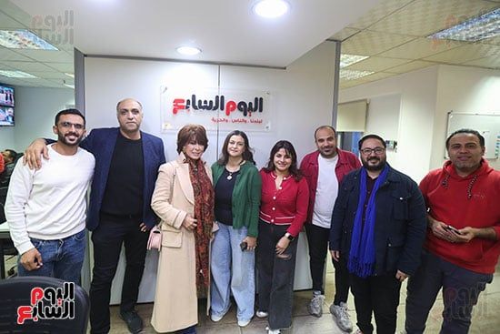 أنوشكا في صالة التحرير