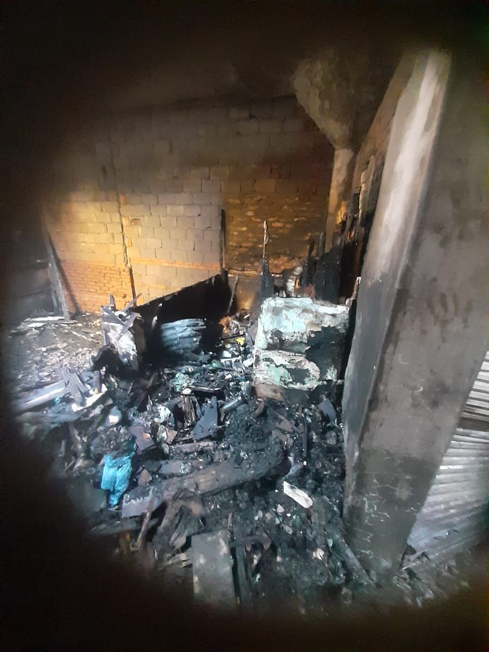 السيطرة علي حريق سوق وسط الإسكندرية