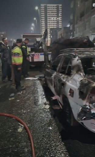 عمليات اخماد حريق سيارة (4)