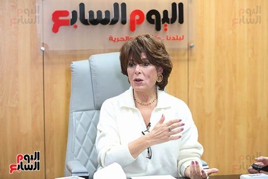 الفنانة أنوشكا (3) الفنانة أنوشكا (3)