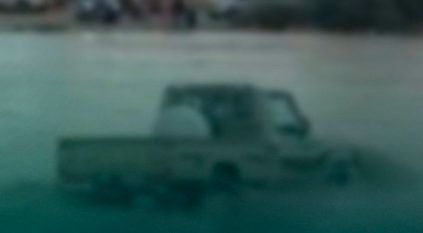 ضبط قائد مركبة ظهر في محتوى مرئي يعبر أحد الشعاب بمحافظة رماح