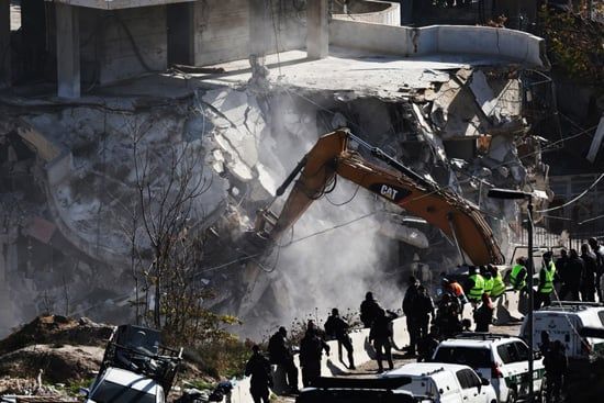 جرافات إسرائيلية تهدم مبنى فلسطينياً في القدس الشرقي (1)