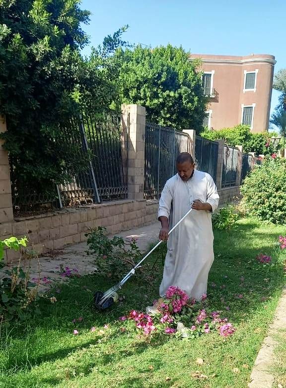 جانب من أعمال النظافة