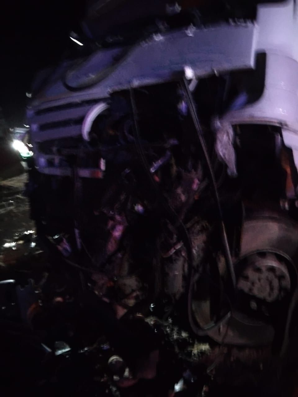 تصادم سيارتين تريلا على صحراوي إسنا (1)