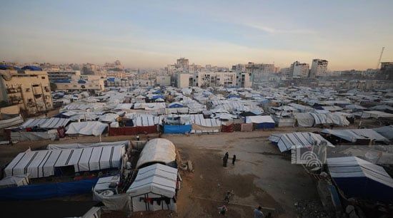 تكدس الخيام (2)