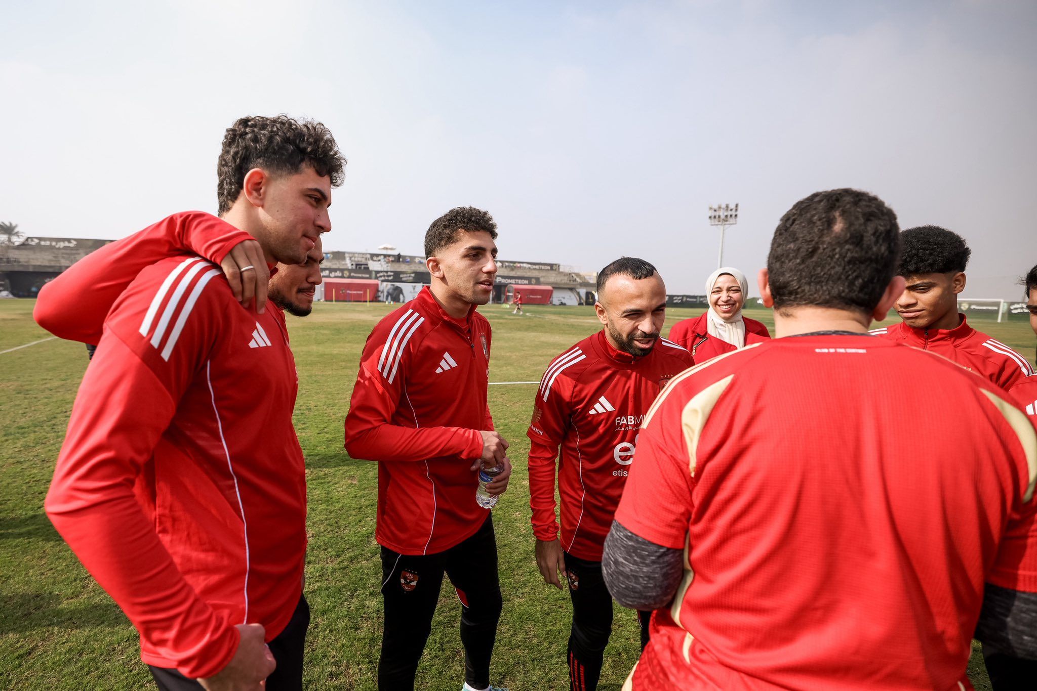 لاعبي الاهلي مع ذوي الهمم لاعبي الاهلي مع ذوي الهمم