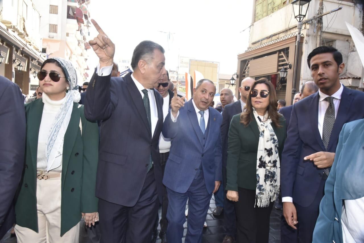 الوزيرة خلال تفقدها