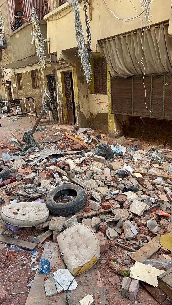 جانب من رفع آثار انفجار الغاز