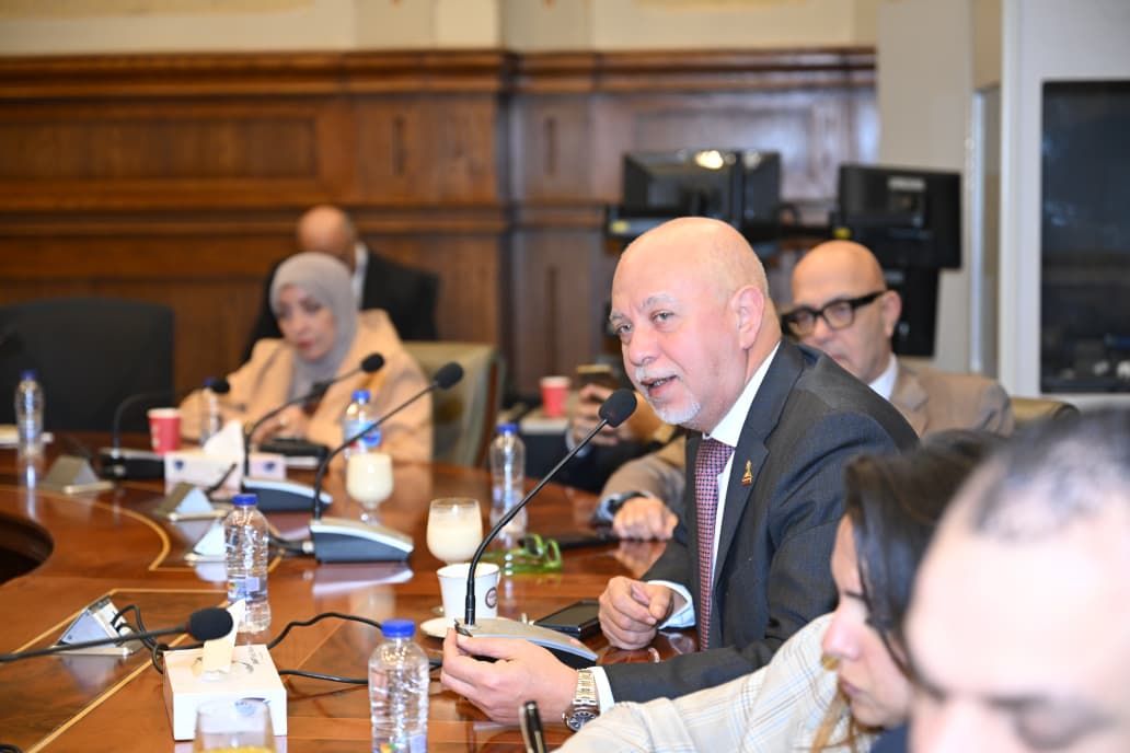 اجتماع لجنة حقوق الإنسان بمجلس الشيوخ مع وزير الخارجية (6)