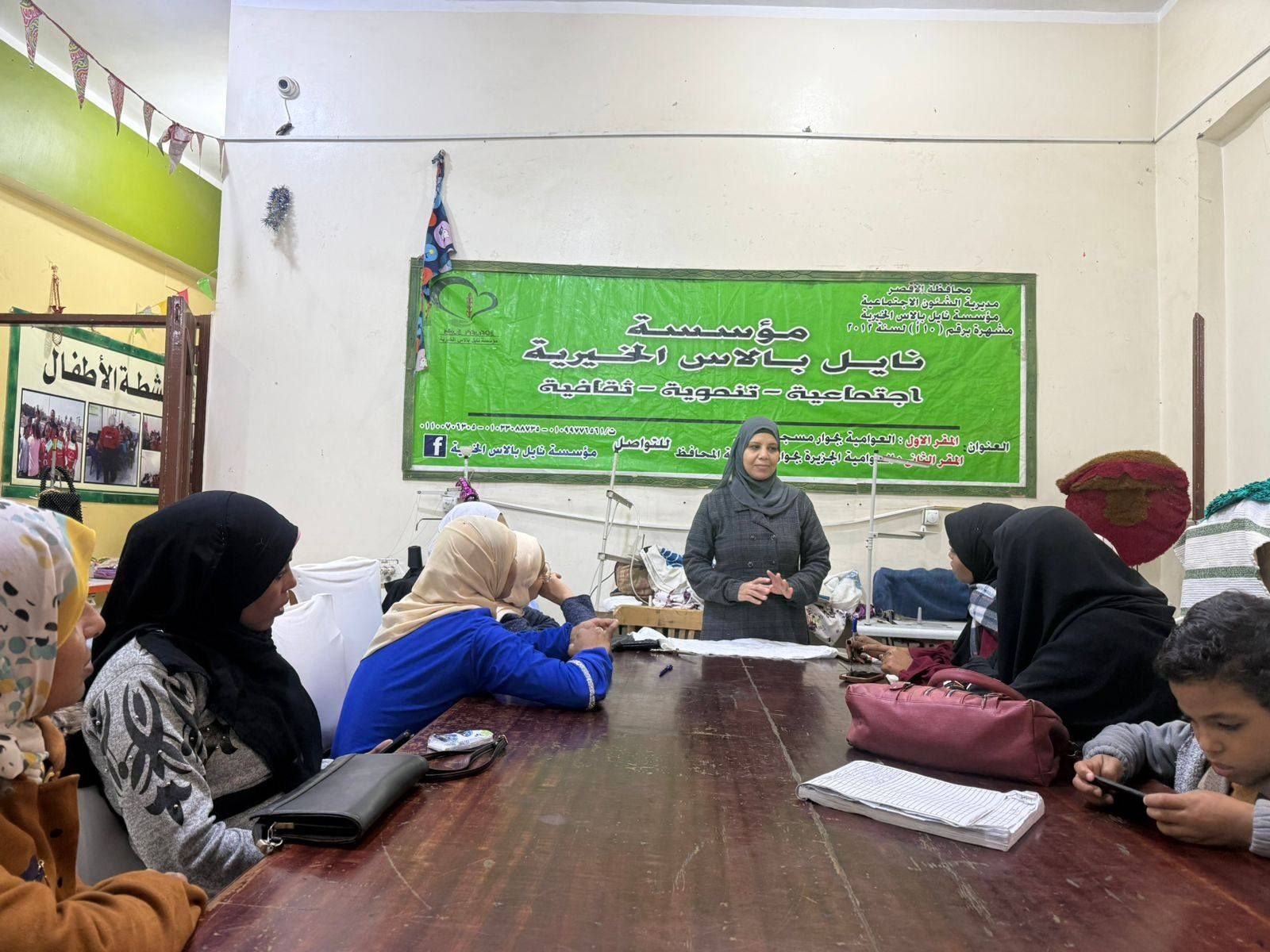 فعاليات ورشة عمل تدريبية عن أساسيات الخياطة والتفصيل بالأقصر