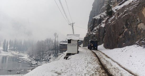 أمطار شتوية وثلوج تجتاح باكستان (1)